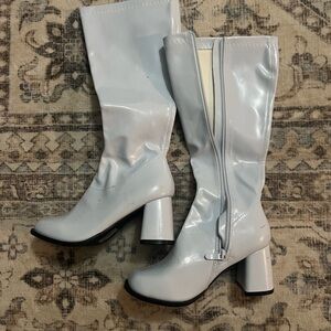 Stylish Glossy Heeled Boots in White